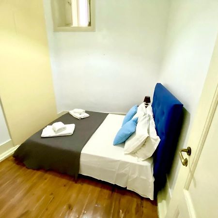 ליסבון Relax Chiado 3 - Cute Little Double Room With Shared Bathroom מראה חיצוני תמונה