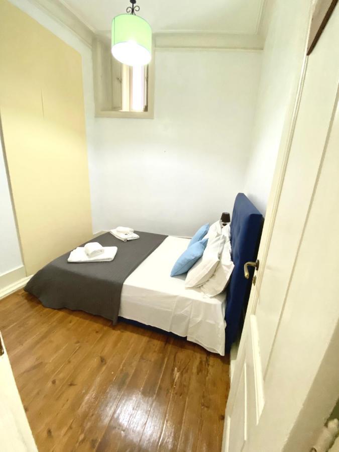 ליסבון Relax Chiado 3 - Cute Little Double Room With Shared Bathroom מראה חיצוני תמונה